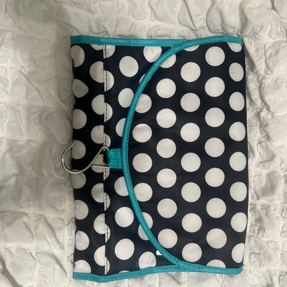 Hanging makeup/skincare travel organizer